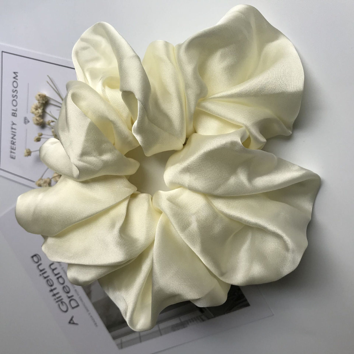 Oversized Satin Scrunchie Hair Tie – 16 Colors, Gentle & Stylish