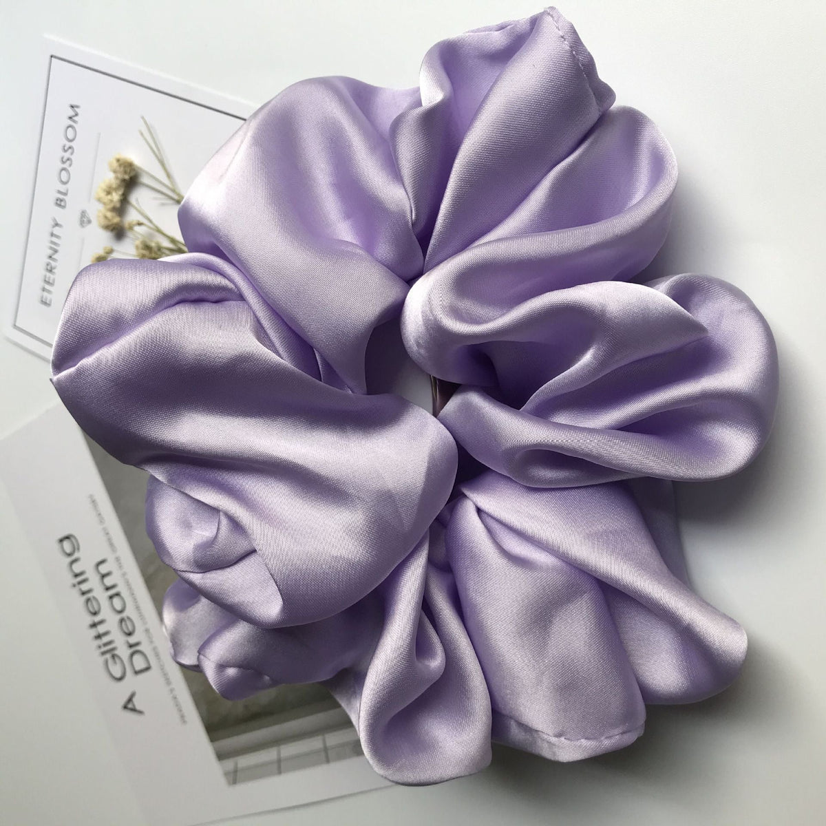 Oversized Satin Scrunchie Hair Tie – 16 Colors, Gentle & Stylish