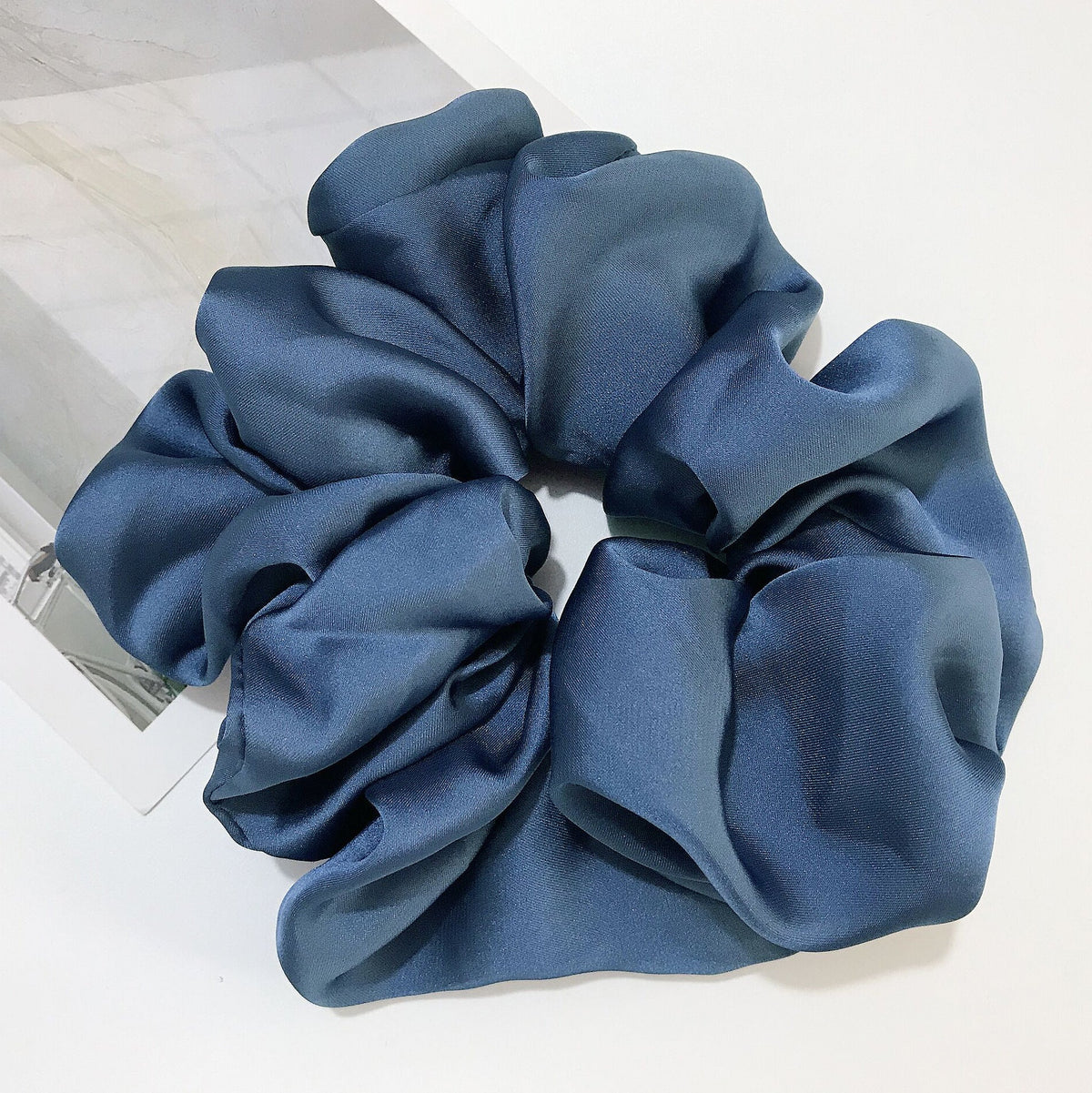 Oversized Satin Scrunchie Hair Tie – 16 Colors, Gentle & Stylish