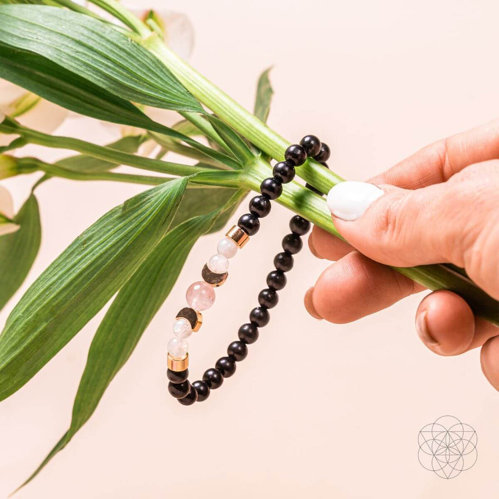 Digital Detox – Shungite Super Charged Bracelet for EMF Protection & Grounding
