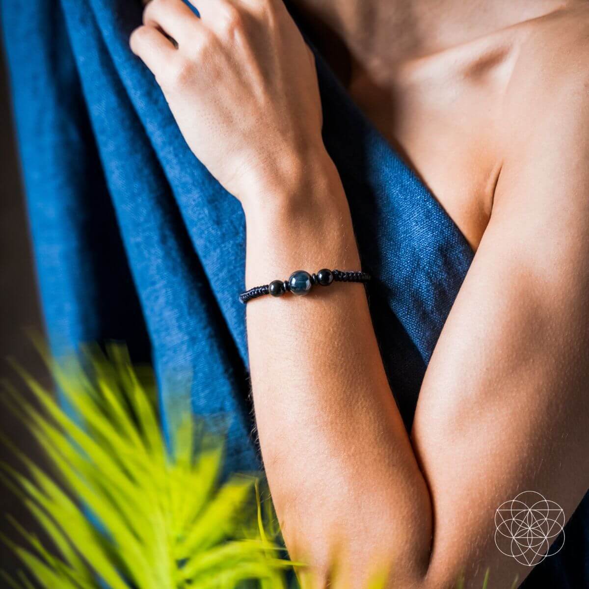 The Tiger's Eye Stability Bracelet – Crystal Bracelet for Strength, Focus & Grounding